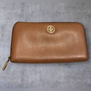 TORY BURCH ROBINSON ZIPPY WALLET
